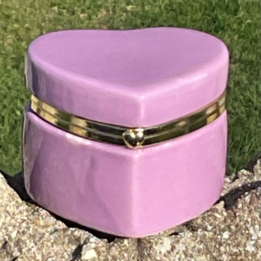 Heart Shaped Trinket Box Hinged Jewelry Gift Box Pink Ceramic Dish with Lid 3”